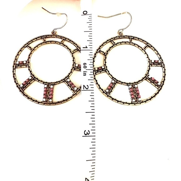 Vintage Style Round Design Gold Tone Hoop Earrings - Picture 4 of 4